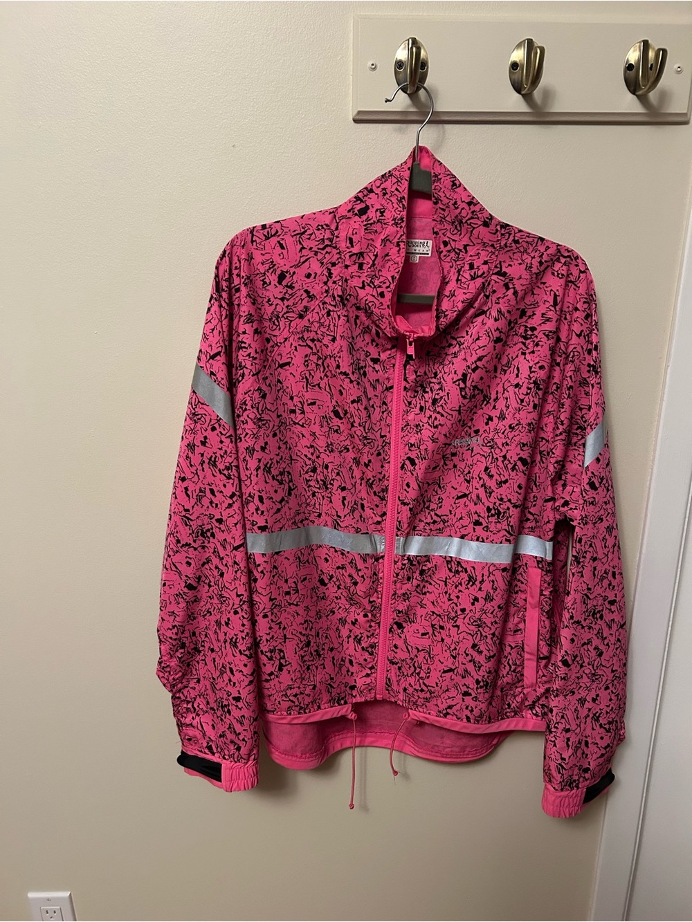 Running Room Women’s Pink Reflective Running Jacket with Abstract Print